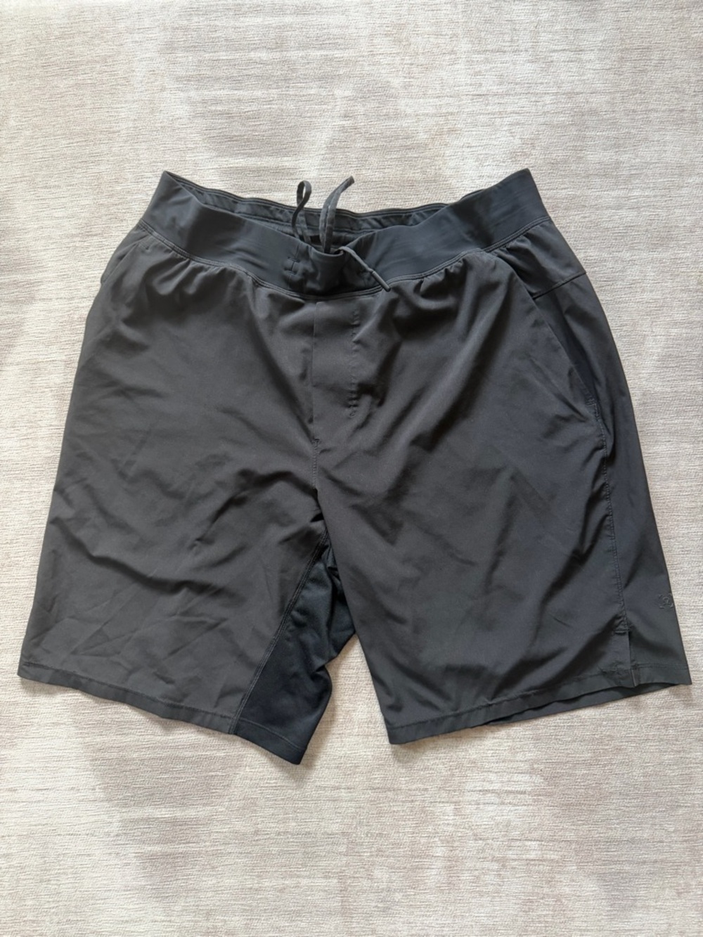 Lululemon Men’s Zeroed In - black - workout shorts with liner - great condition